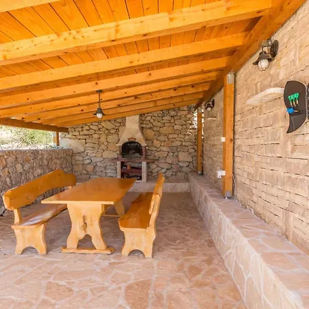 Ibis Villa